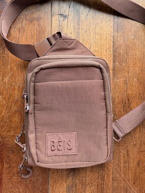 BEIS Crossbody Sport Sling Bag - Maple